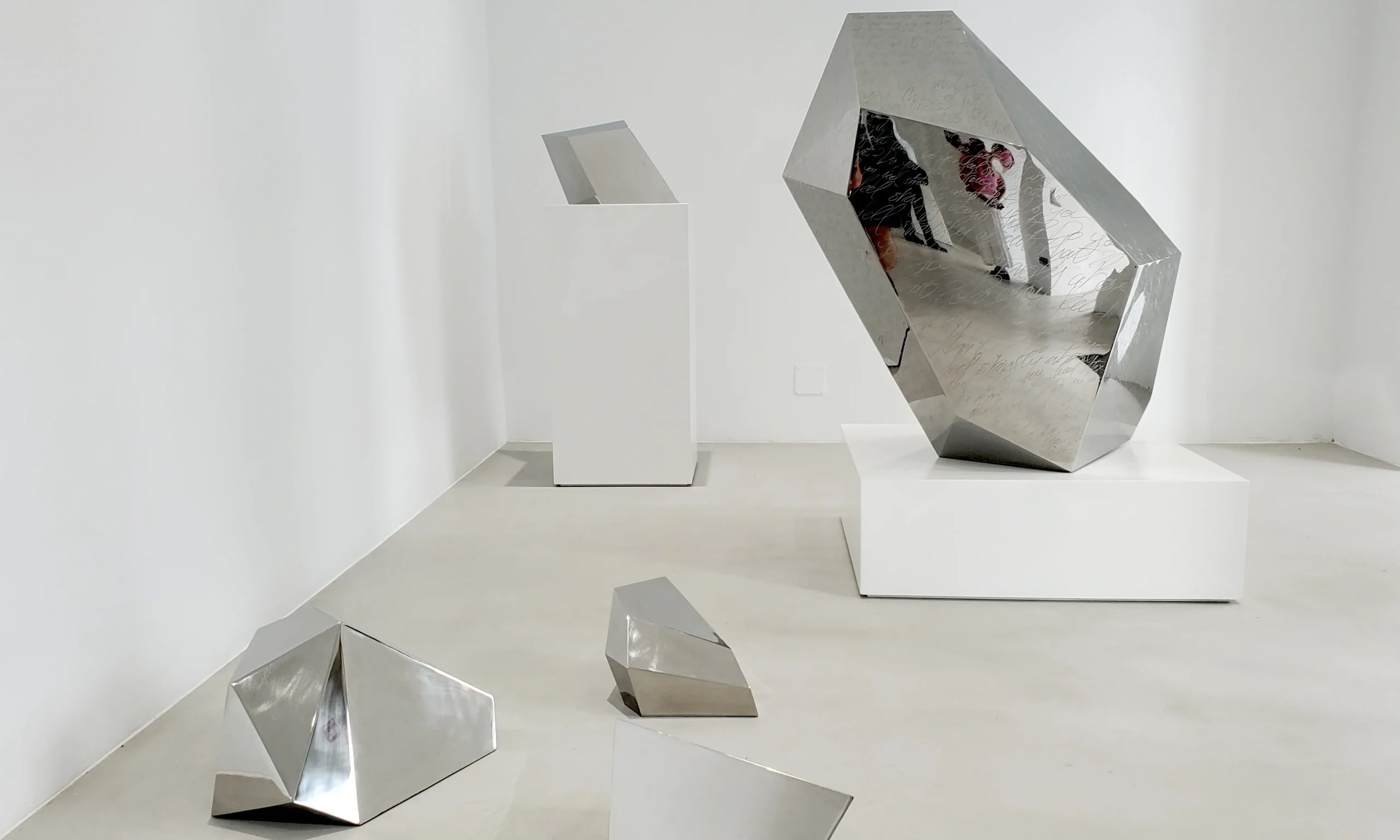 escultor-carlos-garcia-acero-inoxidable-arte