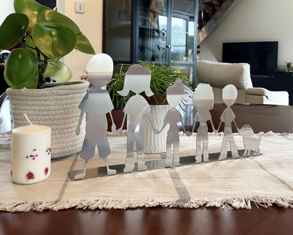 silueta-familia-acero-inoxidable-home
