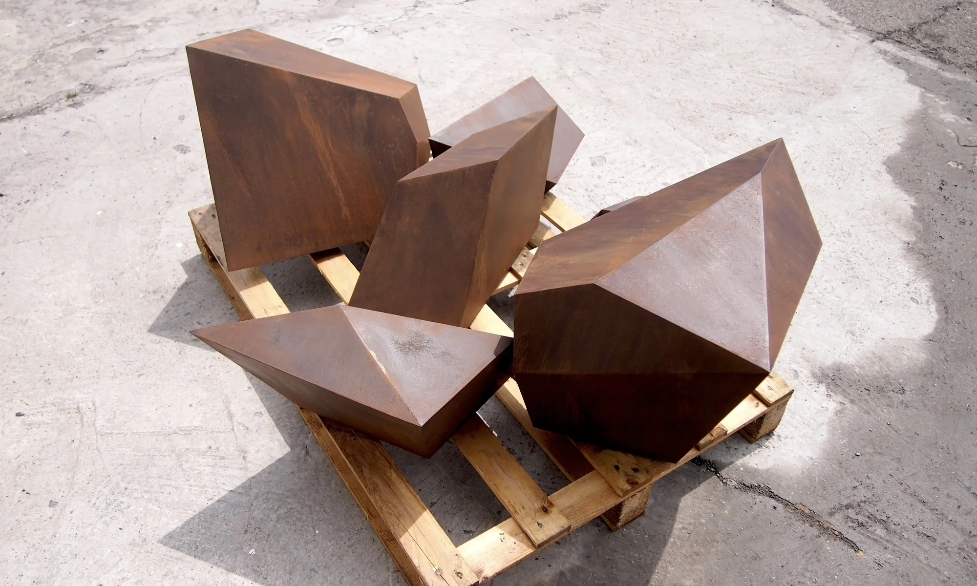 escultor-carlos-garcia-acero-corten-arte