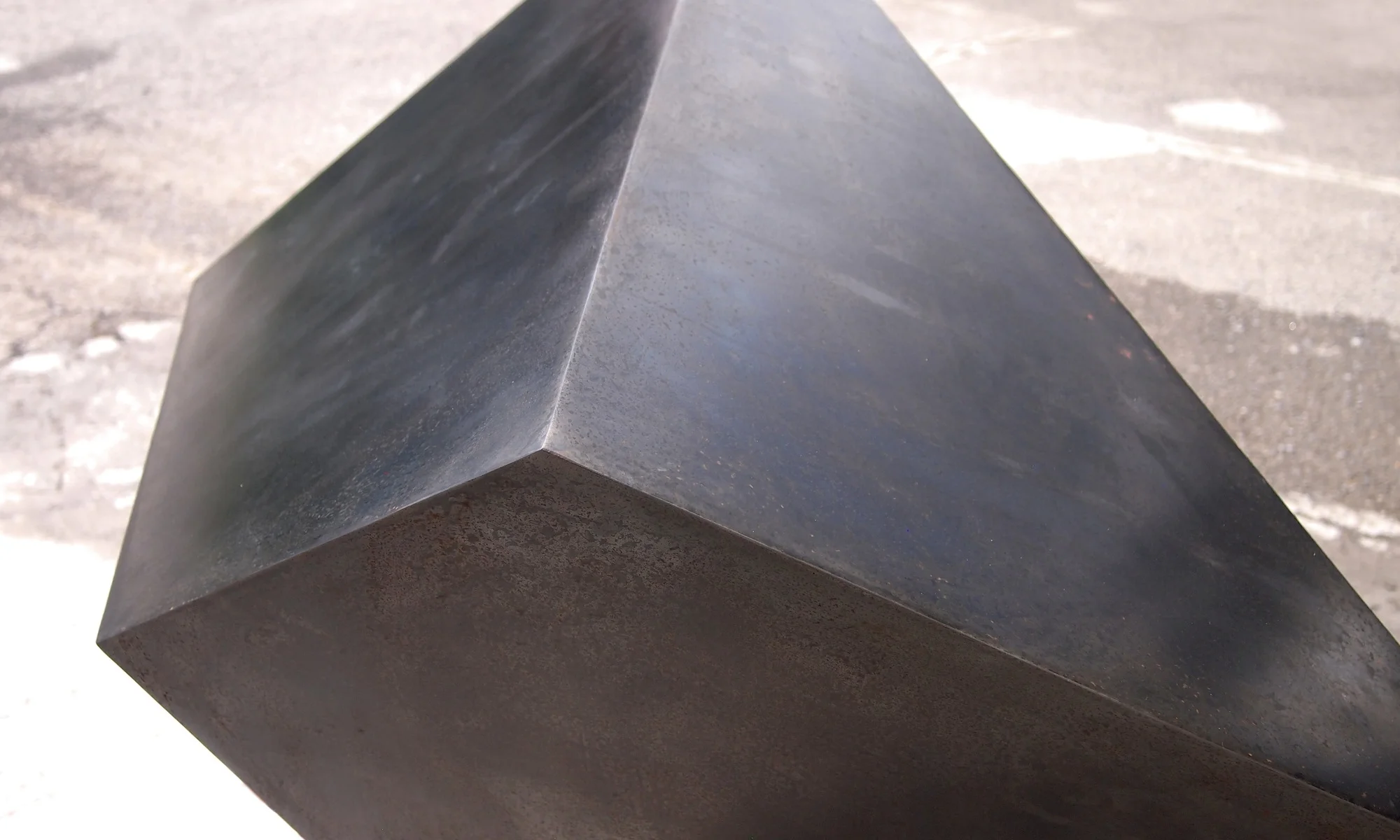 escultor-carlos-garcia-acero-al-carbono-arte